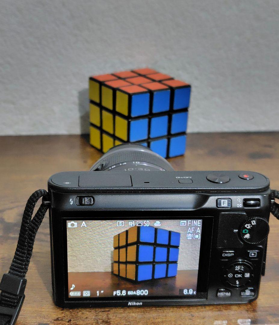 Nikon1 J1 標準ズームレンズキット 【純正バッテリー２個＆ソフトケース】