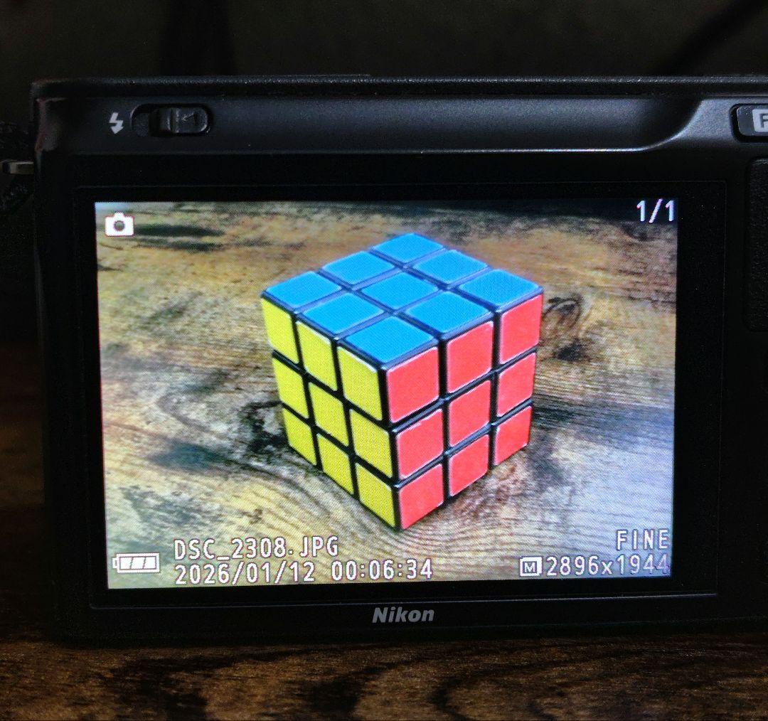 Nikon1 J1 標準ズームレンズキット 【純正バッテリー２個＆ソフトケース】