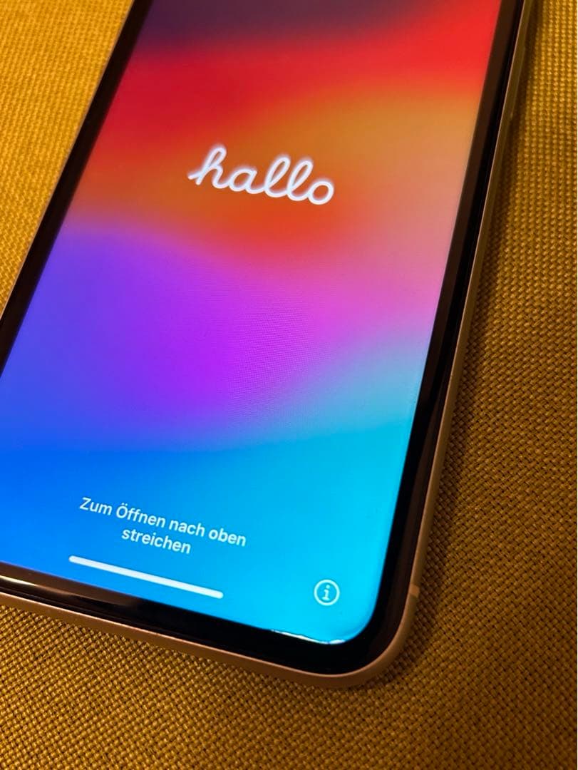 Apple iPhone 11 ホワイト 本体 docomo