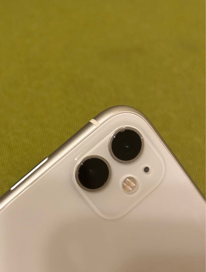 Apple iPhone 11 ホワイト 本体 docomo