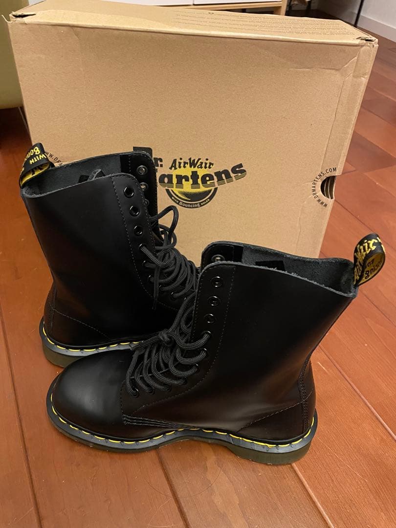 【新品】Dr. Martens 10ホールブーツ　ブラック