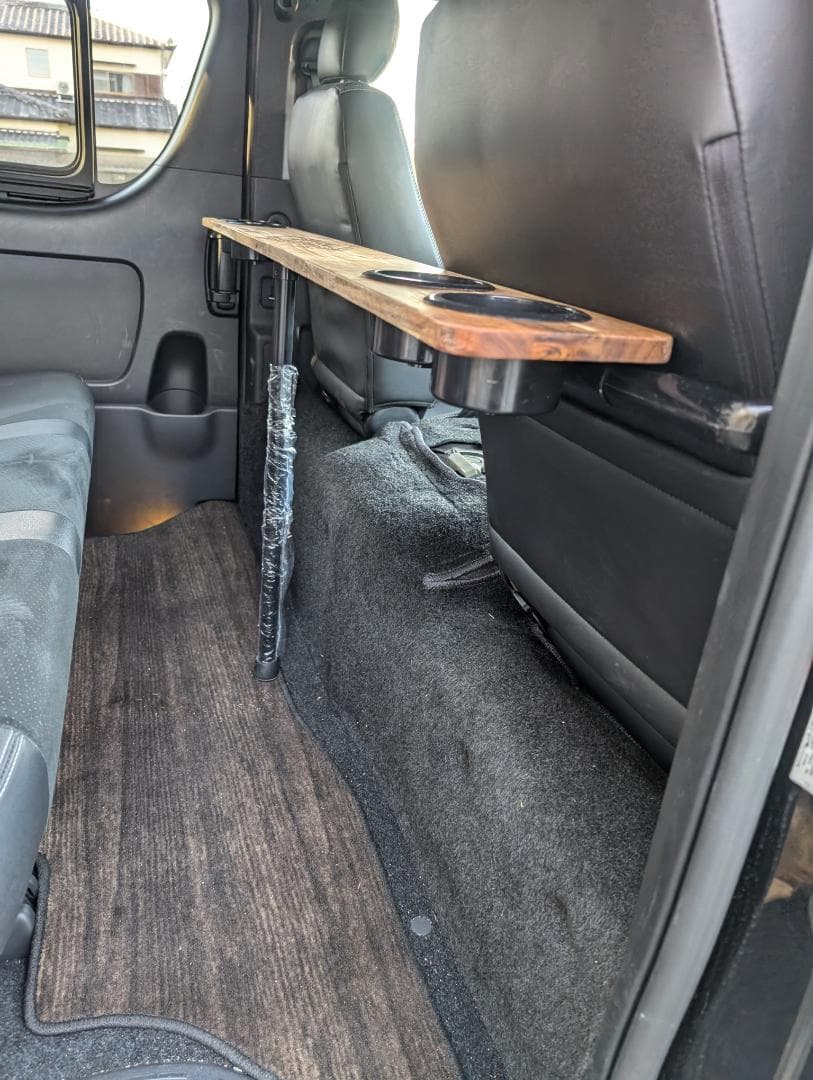 ハイエース　スリムセカンドシートテーブル　キャンプ　車中泊