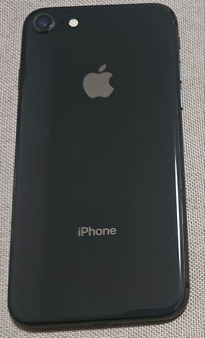 iPhone8 64GB 海外版 シャッター音無し　中古