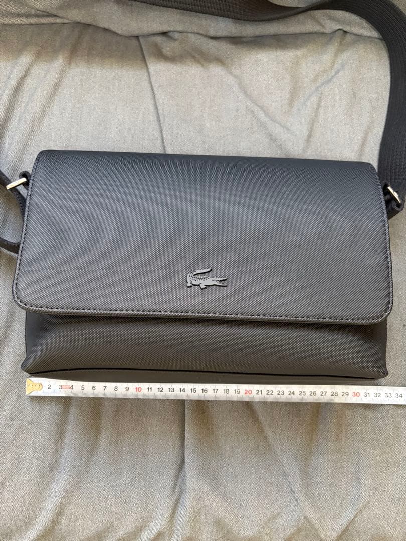 美品　ラコステ LACOSTE ショルダーバッグ ブラック メンズ レディース