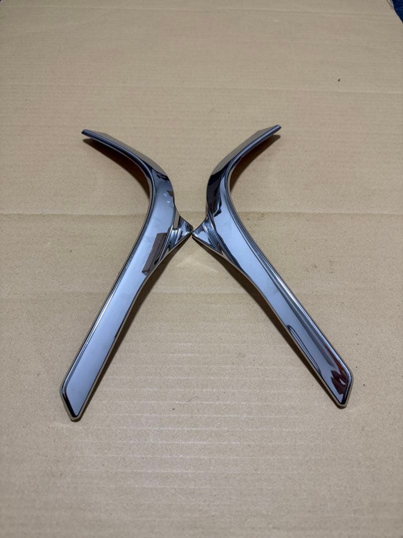 【ペケじぇーあるくん様】50プリウス モデリスタ ヘッドライトガーニッシュ