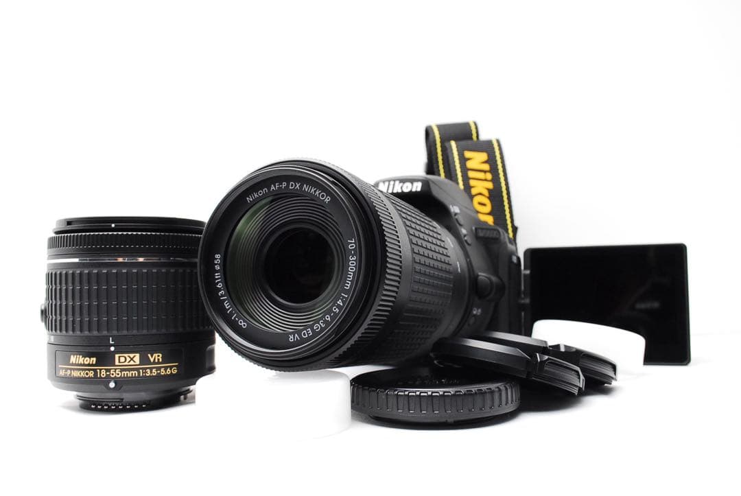 新品級✨️Nikon D5600★ショット数84！ダブルズーム＆WiFi付！