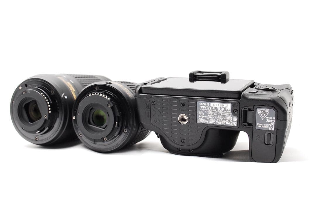 新品級✨️Nikon D5600★ショット数84！ダブルズーム＆WiFi付！