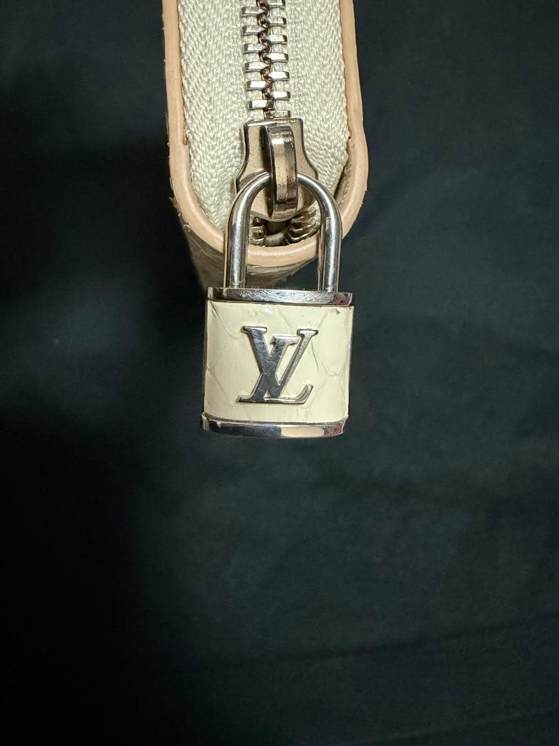 ルイヴィトン N97773 パイソン ジッピーウォレット ラウンドファスナー