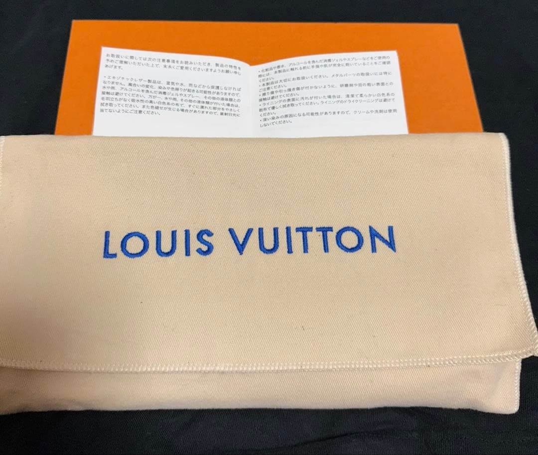 ルイヴィトン N97773 パイソン ジッピーウォレット ラウンドファスナー