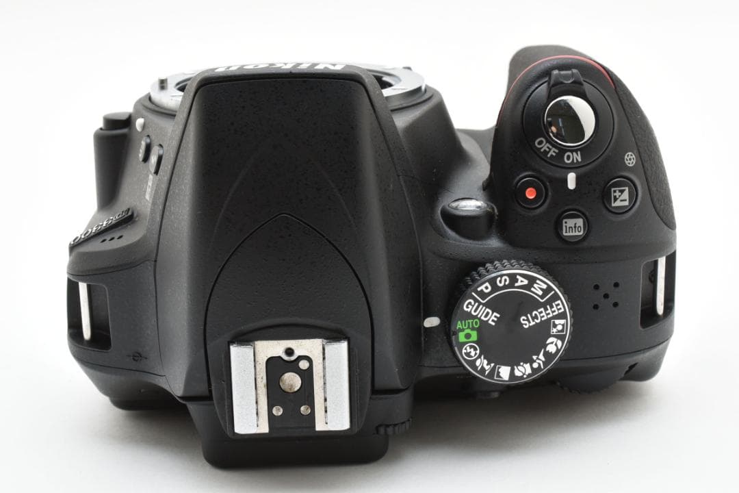 超美品 NIKON ニコン D3300 ショット枚数 196枚 M495