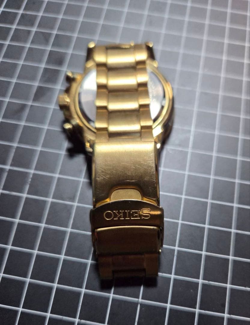 SEIKO SOLAR クロノグラフ ゴールド/ブラック