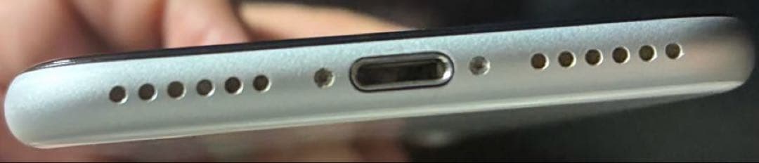 【第2世代】iPhoneSE 64GB ホワイト SIMフリー