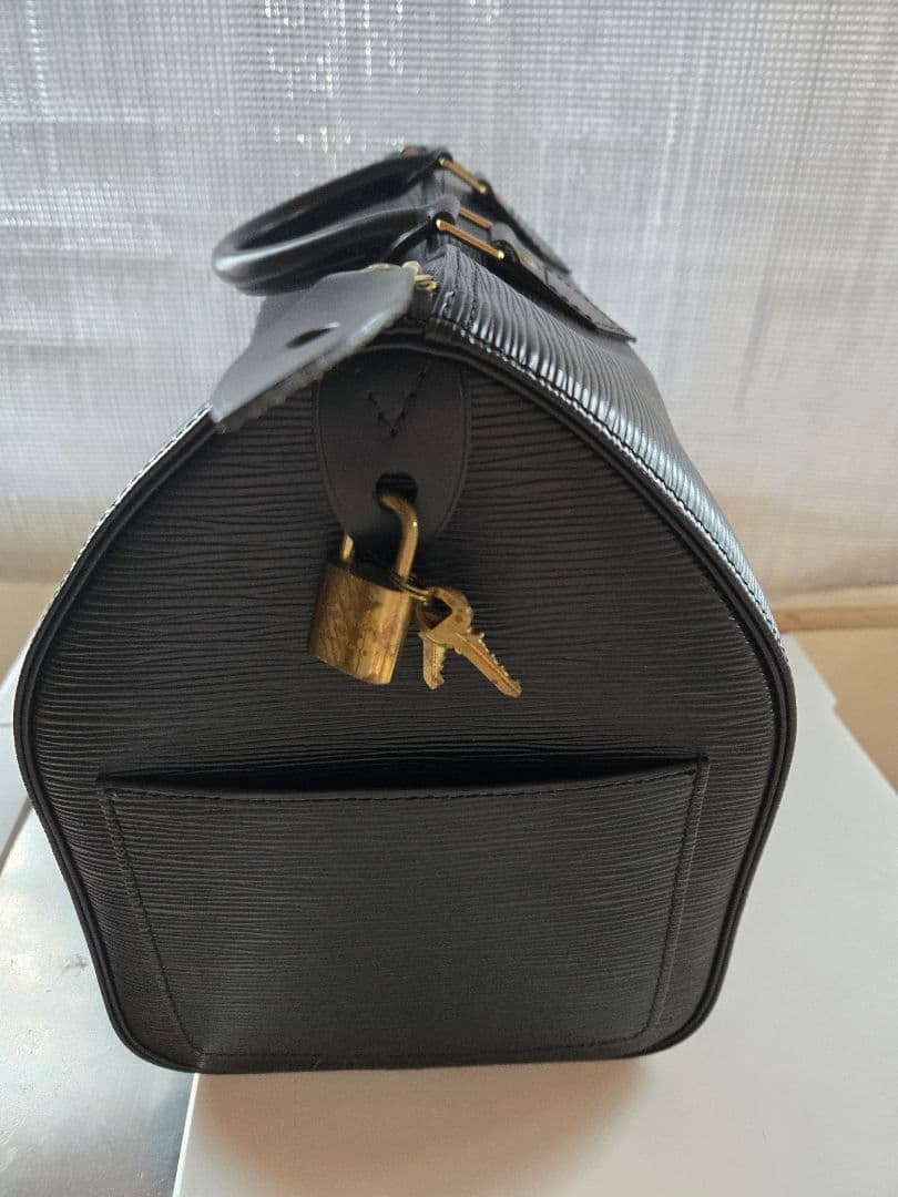 美品　ルイヴィトン　エピボストンバックルイヴィトン