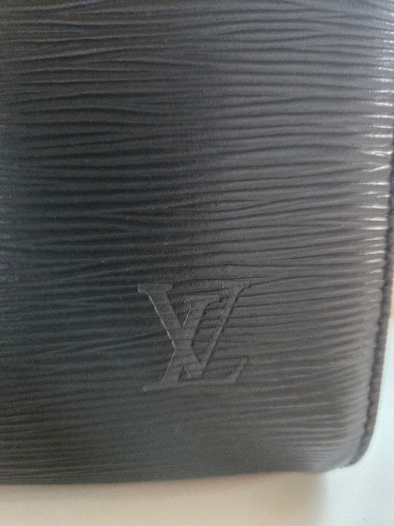 美品　ルイヴィトン　エピボストンバックルイヴィトン