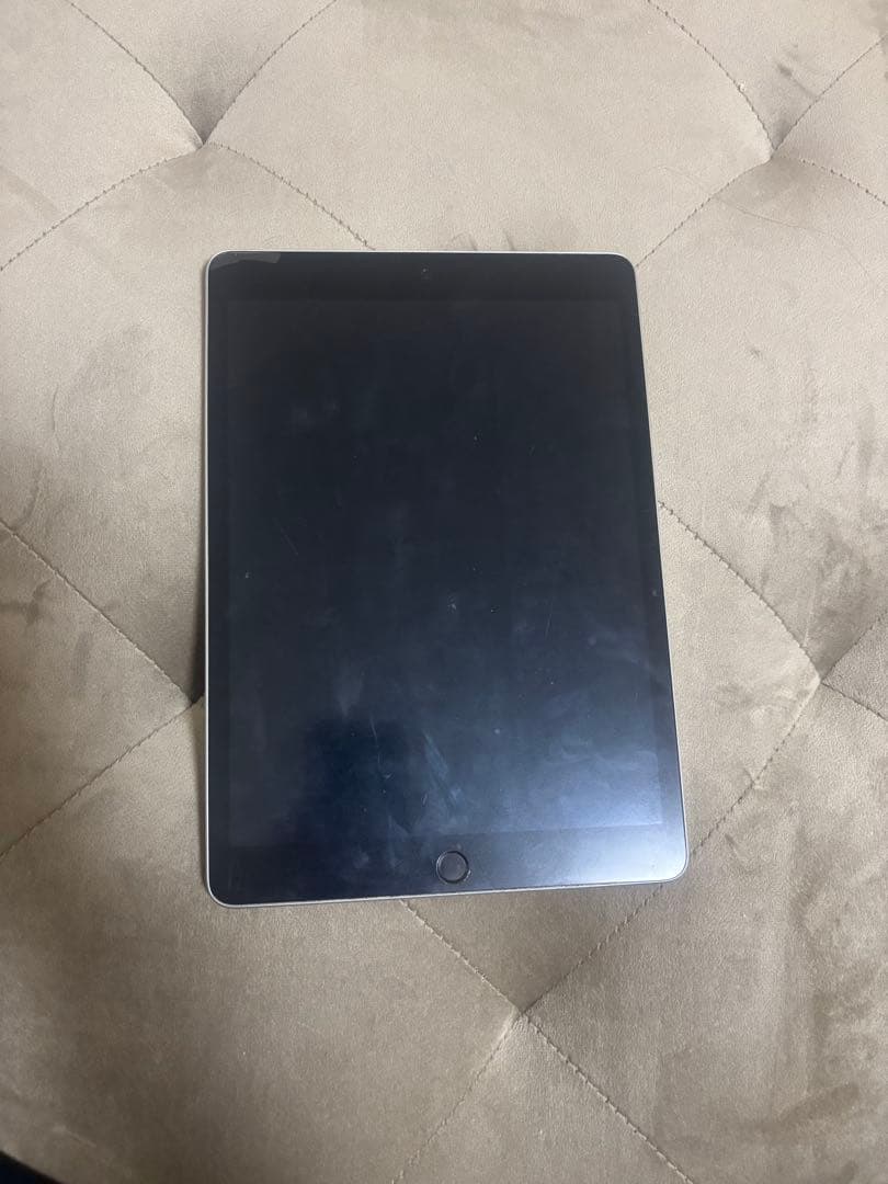 Apple iPad 第9世代 シルバー カバー付き