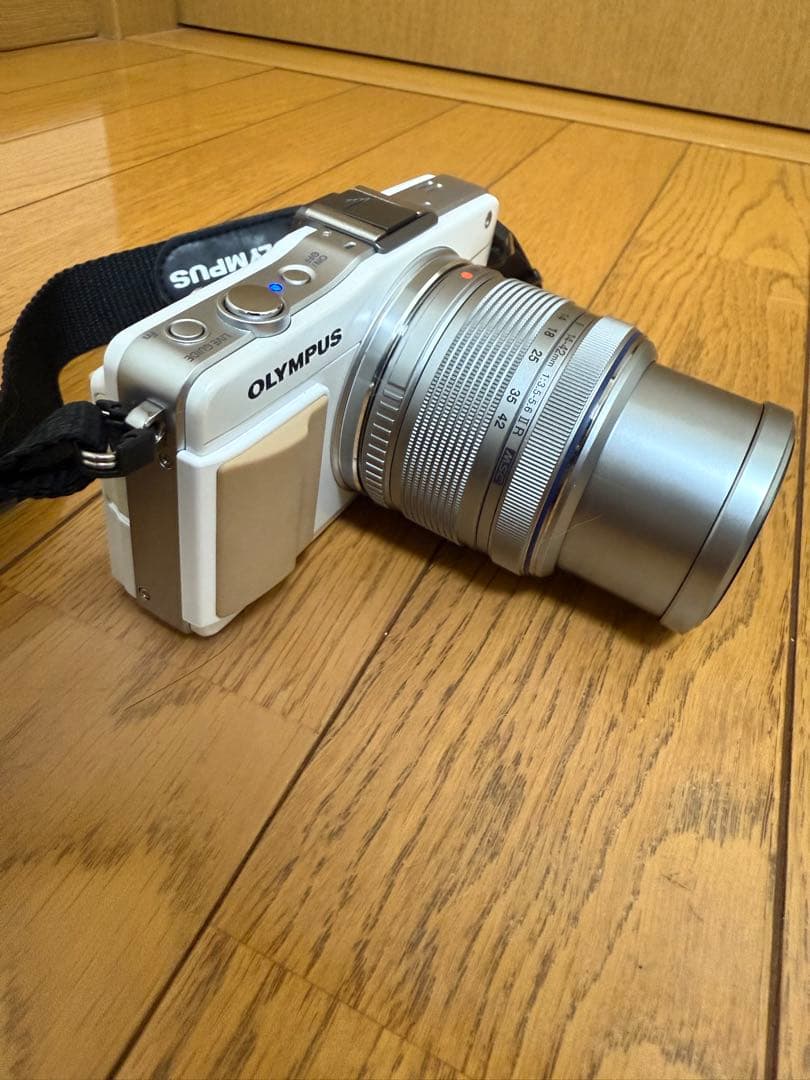 OLYMPUS E-PM2 レンズキット ミラーレス一眼