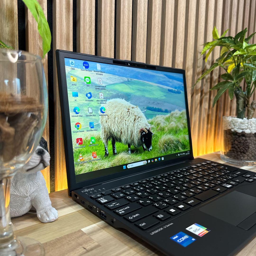 LTE 2023年モデル‼️LIFEBOOK☘13.3インチ☘️軽量ノートパソコン
