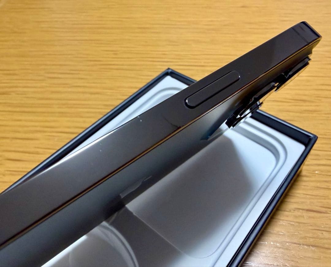 Katts Apple iPhone 13 Pro グラファイト 本体