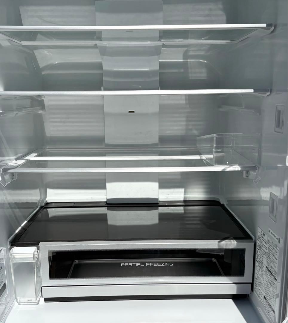 値下げしました❗️パナソニック パーシャル搭載　600L NR-F606WPX-W