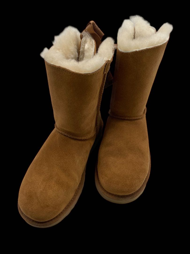 【新品未使用】UGGアグ ブラウン リボン付きムートンブーツ(US6)23cm