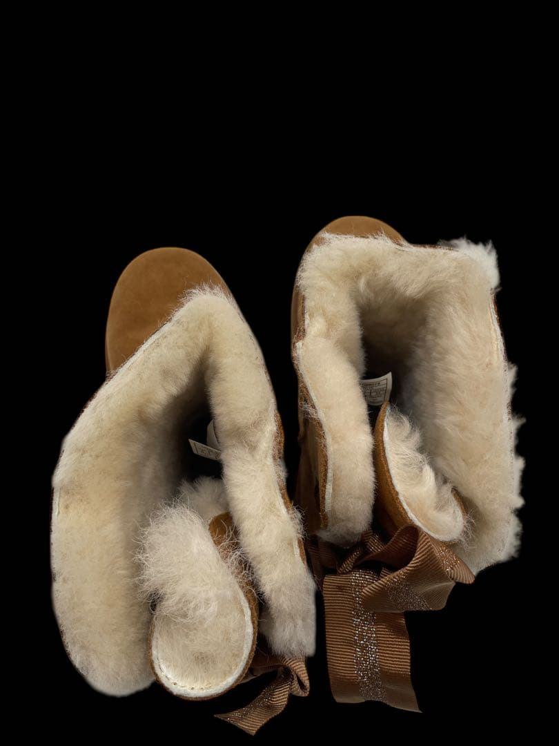 【新品未使用】UGGアグ ブラウン リボン付きムートンブーツ(US6)23cm