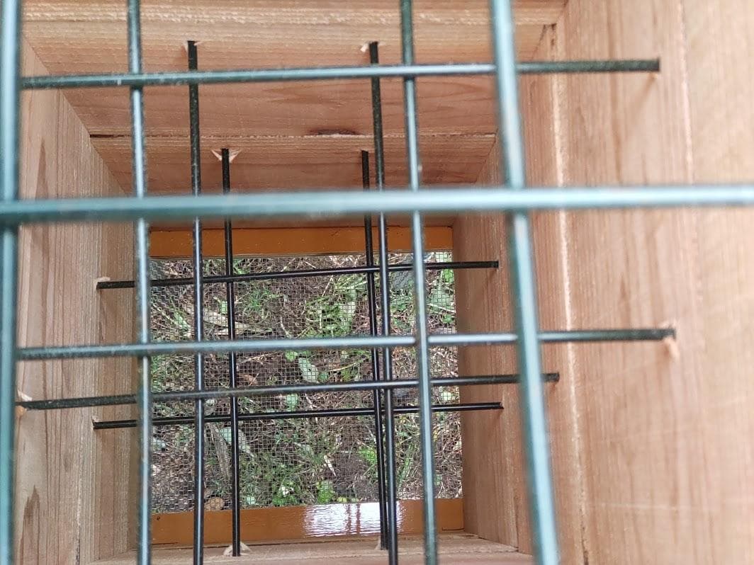 日本蜜蜂 重箱式巣箱4段 スライド底板付巣門台座　スノコ付き