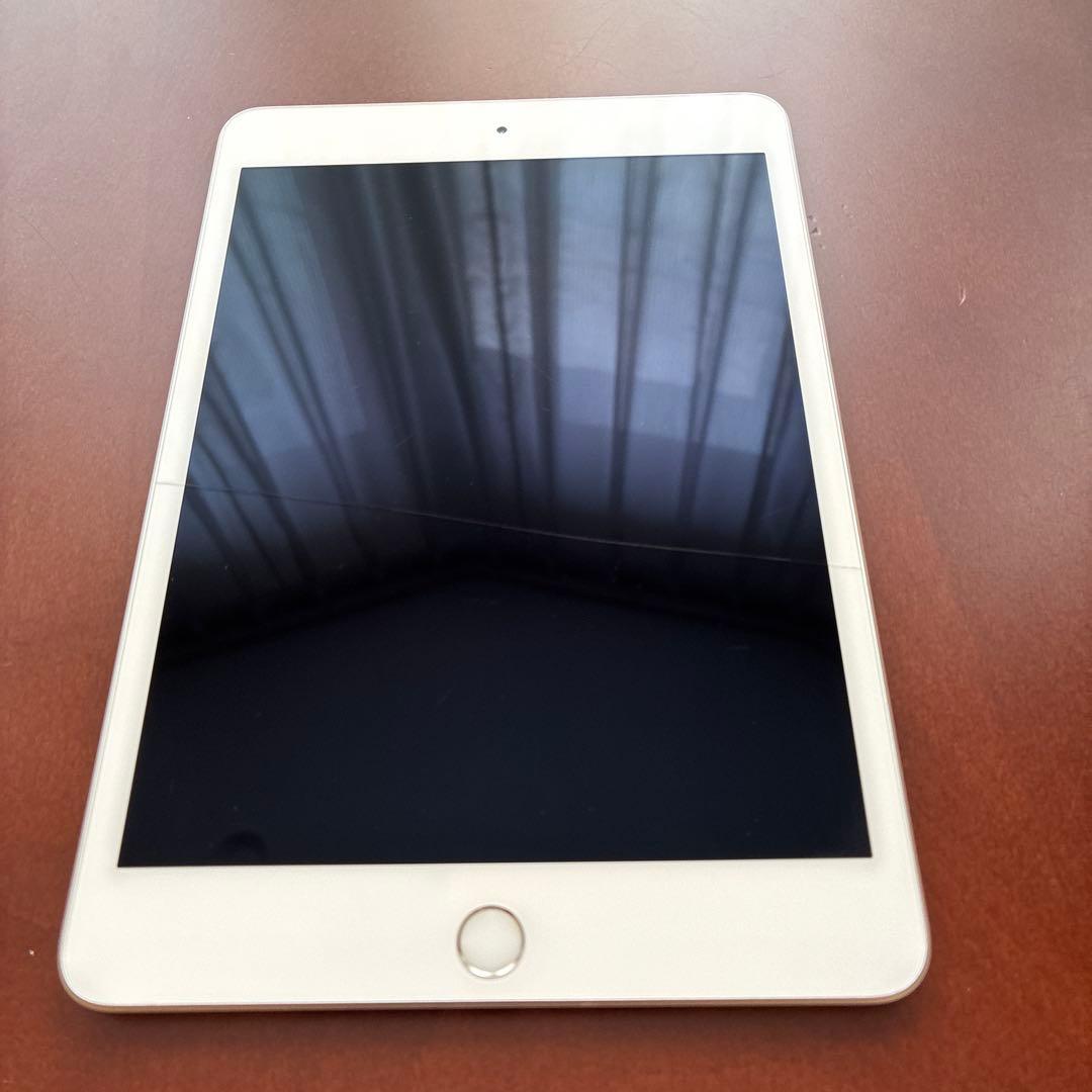 iPad mini（第5世代） シルバー 画面ひび割れ