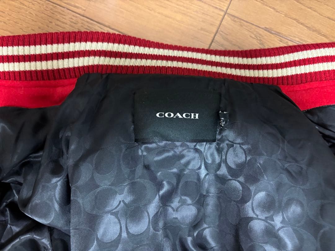 coach スタジャン　赤