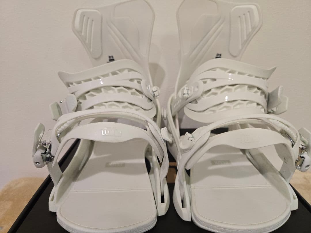 FLUX DS 23-24モデル White スノーボードビンディング