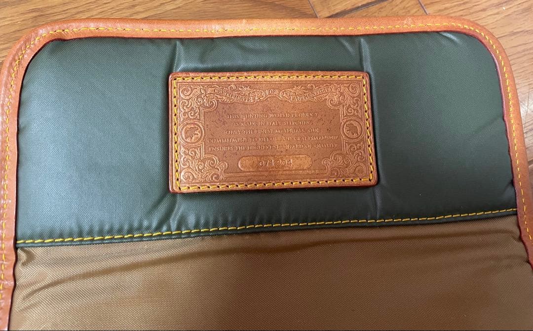 ハンティングワールド グリーン バチュー ショルダーバッグ