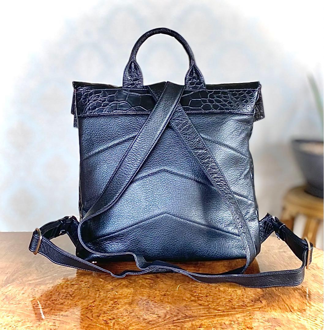 【 未使用品 】 クロコダイル バックパック マットブラック 背面本革