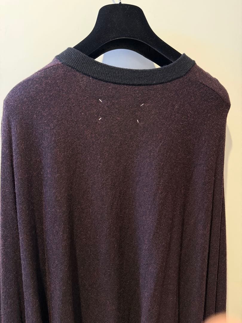 メゾンマルジェラダークパープル Vネック ケープスタイル ニット