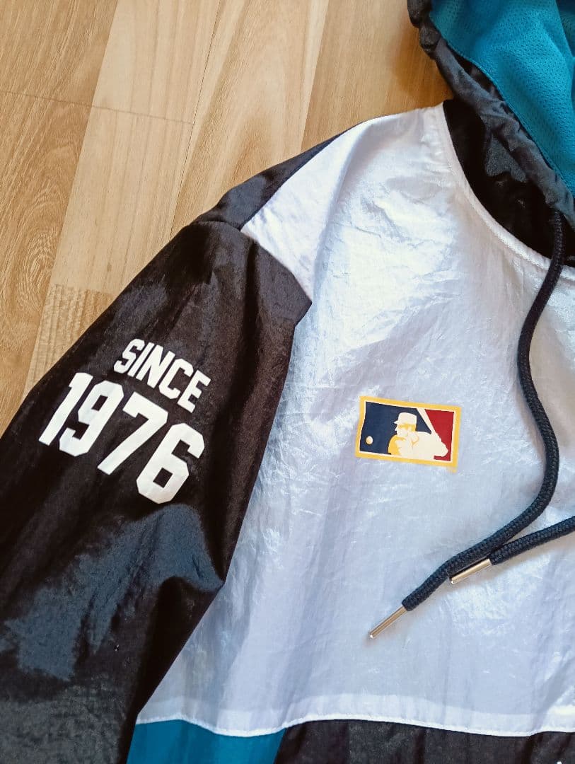 ミッチェルアンドネス MLB トロント ブルージェイズ フード付きジャケットXL