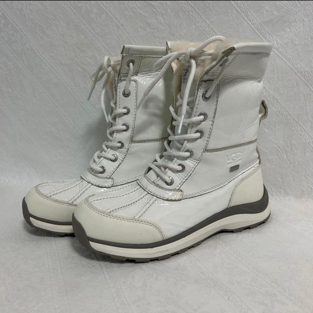 ♥︎希少完売品♥︎UGG アディロンダックIII パテントブーツ ホワイト24cm