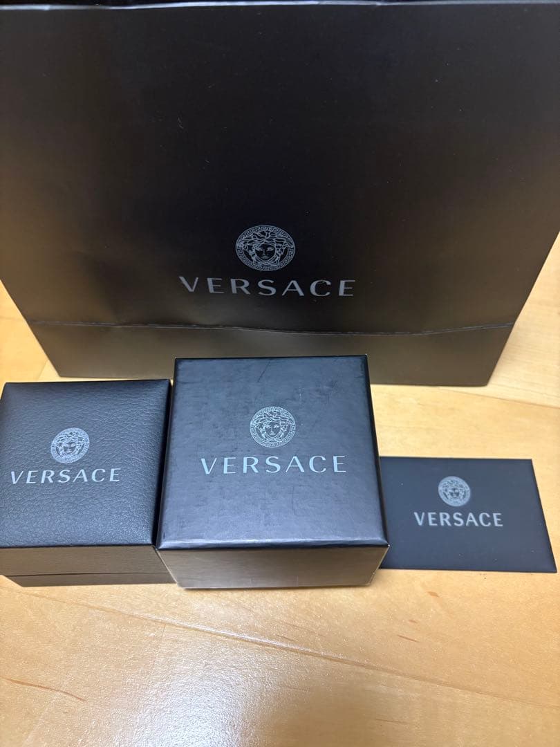 国内正規品　VERSACE ヴェルサーチェ　メドゥーサネックレス　ゴールド