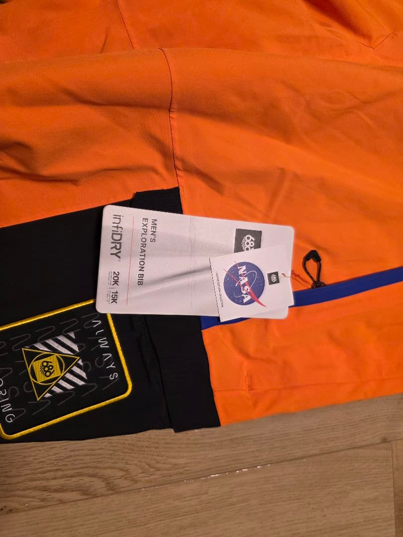 タグ付未使用 NASA 686 コラボ スノーボードウェア