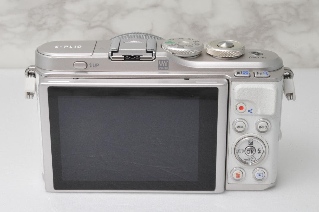ショット数新品級 OLYMPUS PEN E-PL10⭐️Wi-Fi ホワイト