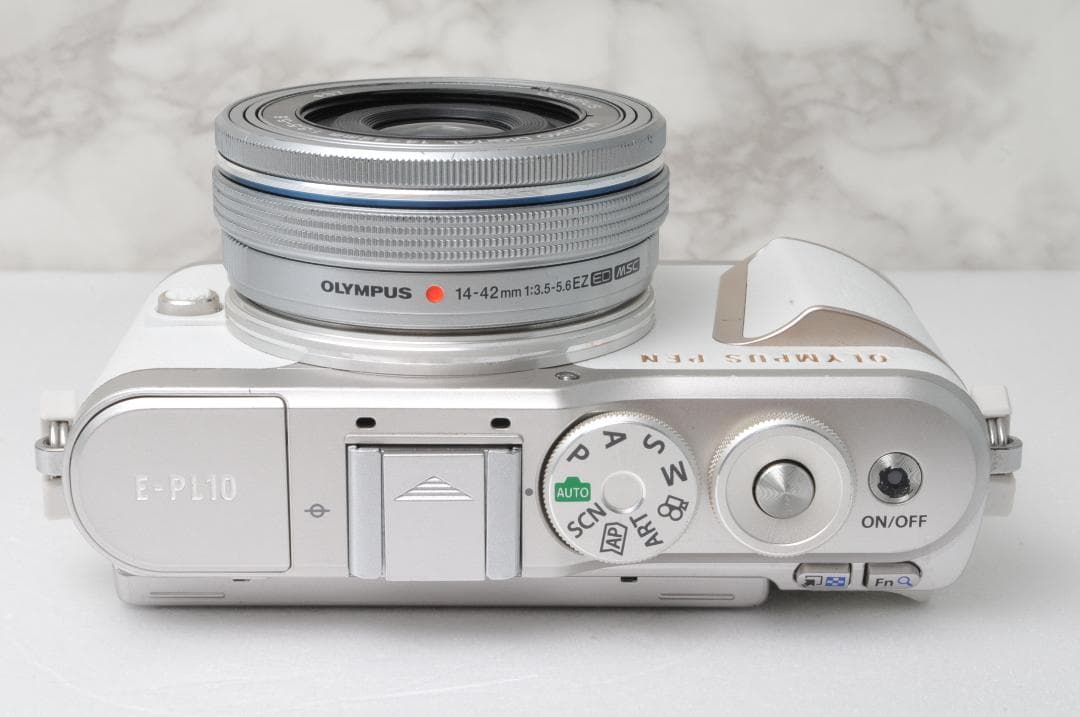 ショット数新品級 OLYMPUS PEN E-PL10⭐️Wi-Fi ホワイト