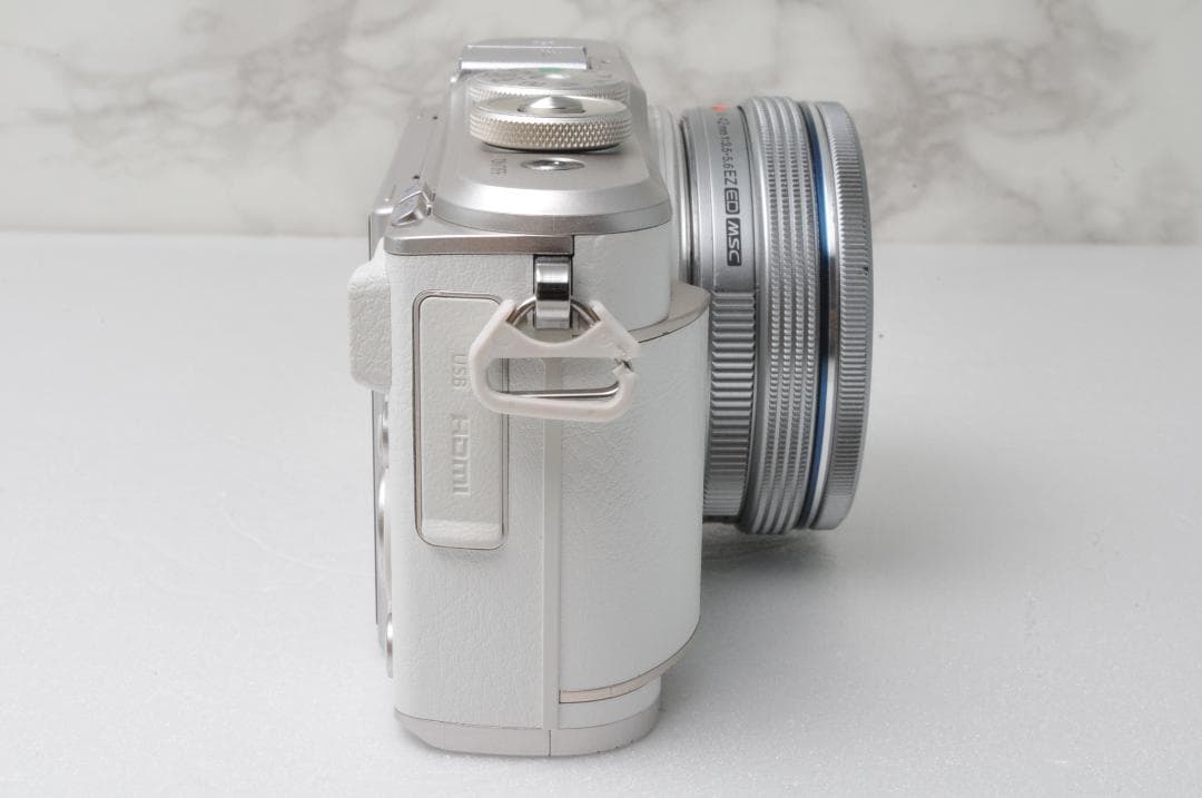 ショット数新品級 OLYMPUS PEN E-PL10⭐️Wi-Fi ホワイト