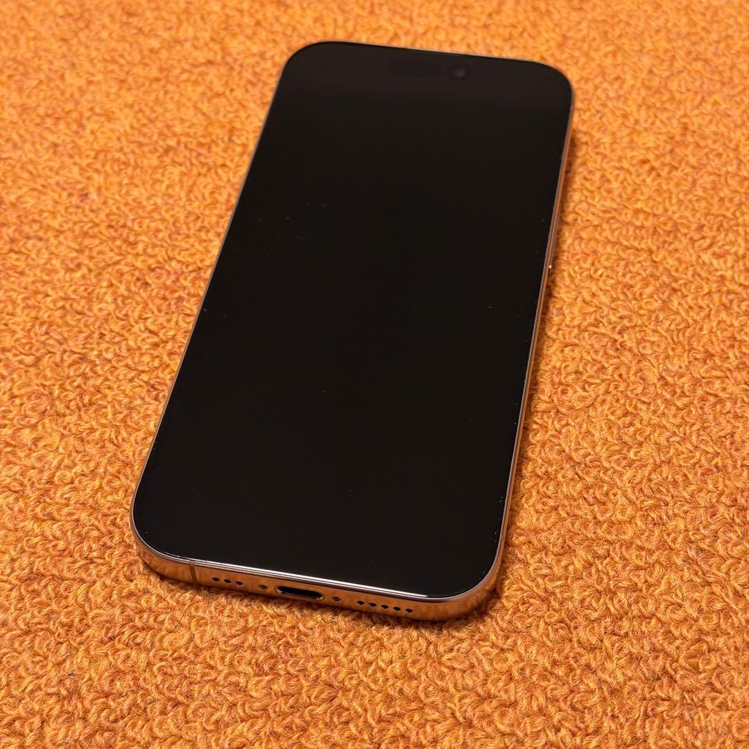 スマートフォン本体 iPhone 16 Pro, Desert Titanium, 128GB