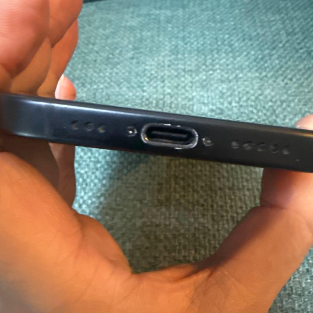 o*u様 iPhone 15 ブラック 256GB本体　バッテリー100%