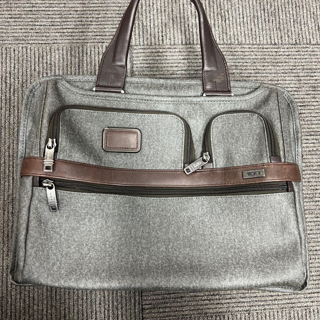 TUMI グレー ブラウン　ビジネスバッグ　タグおまけ付