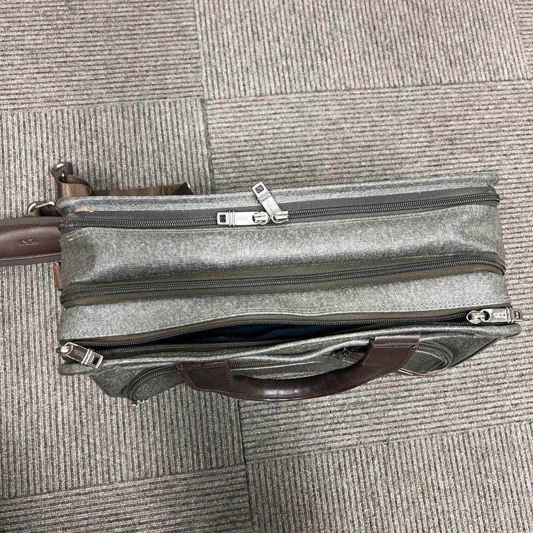 TUMI グレー ブラウン　ビジネスバッグ　タグおまけ付