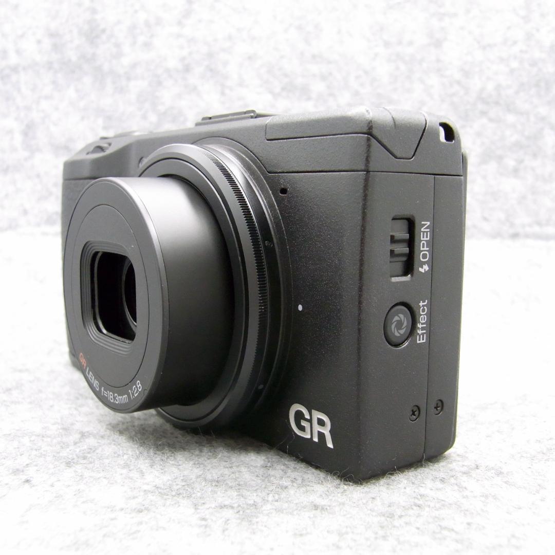 RICOH GR 　APS-C　 少ないショット数