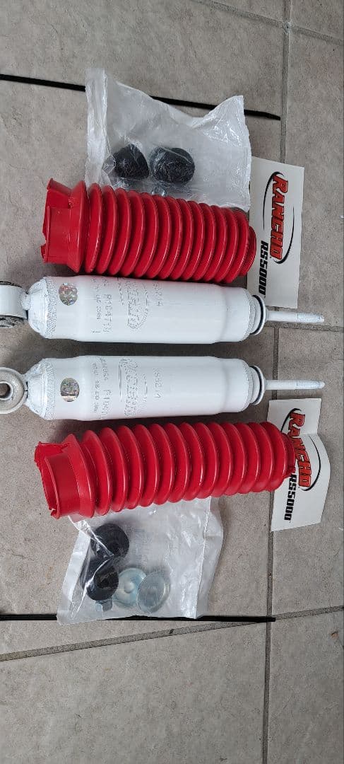 100系ハイエースRANCHO RS5214 サスペンションキット