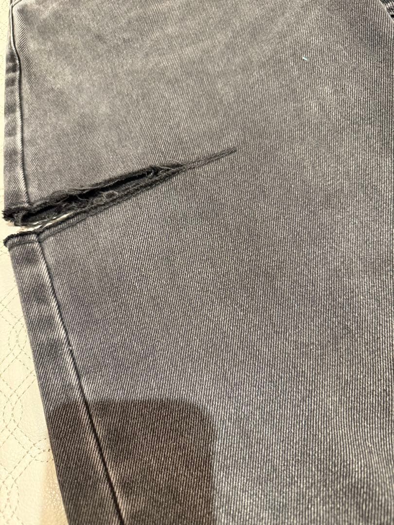 ぽんマルジェラブラックカットアウトデザイン デニムパンツ