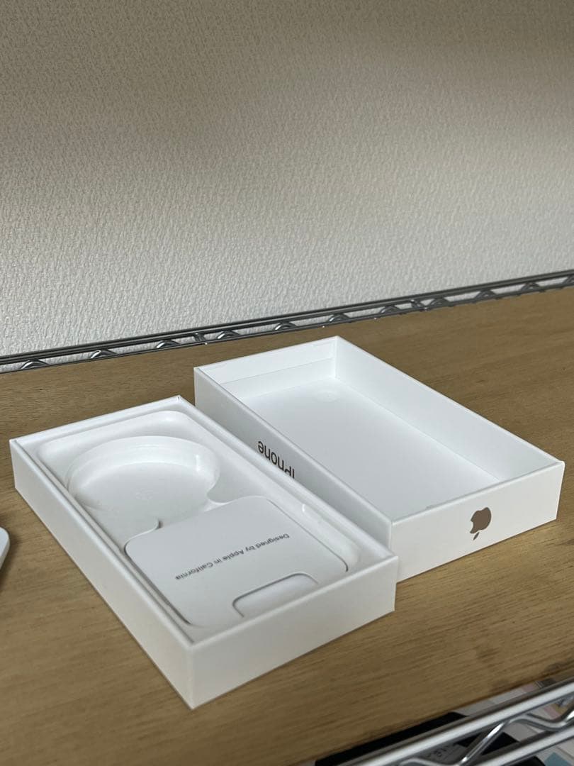 Apple iPhone SE (第3世代) ホワイト 64GB SIMフリー