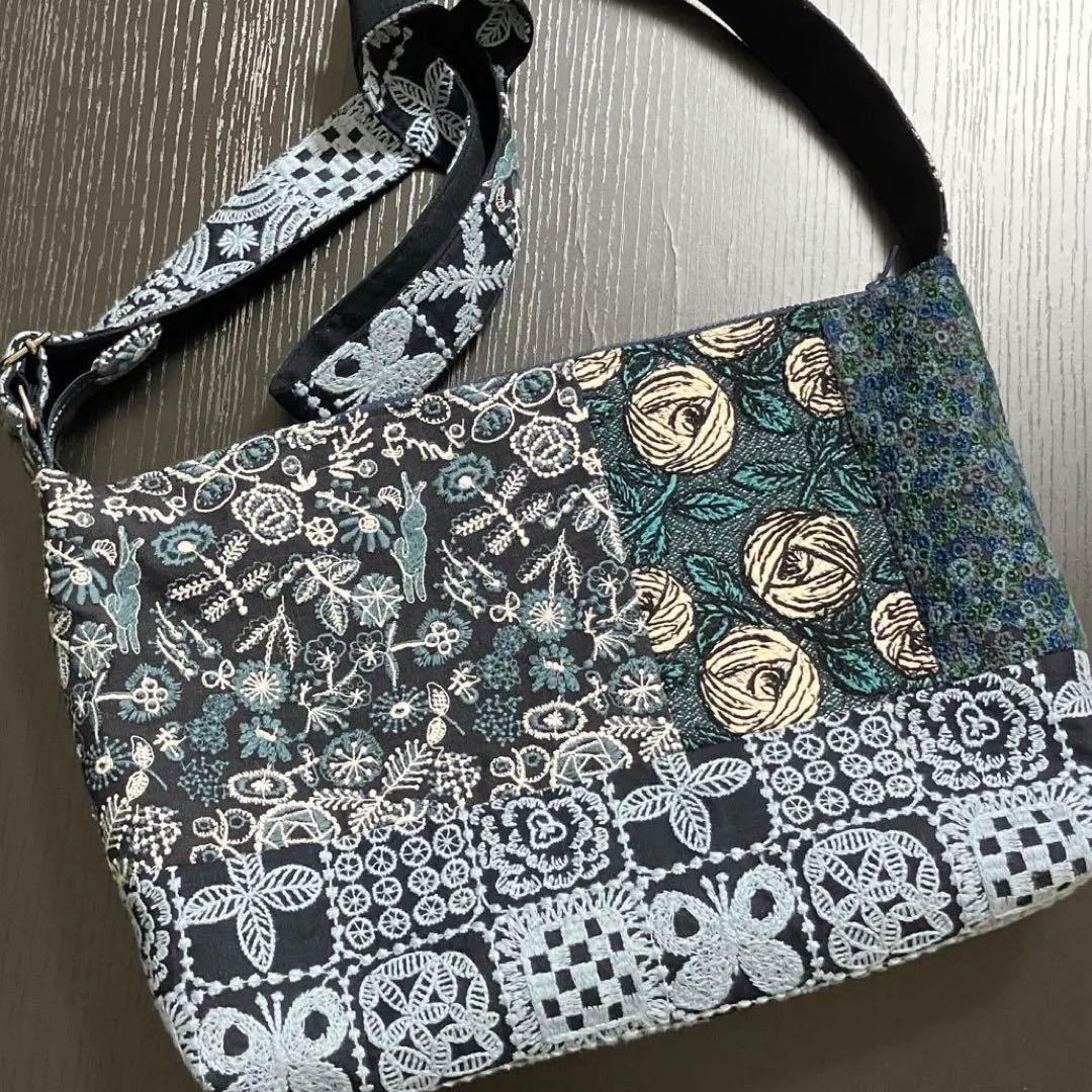 b)ミナペルホネン☆ハンドメイド パッチショルダーバッグ(celebrate)