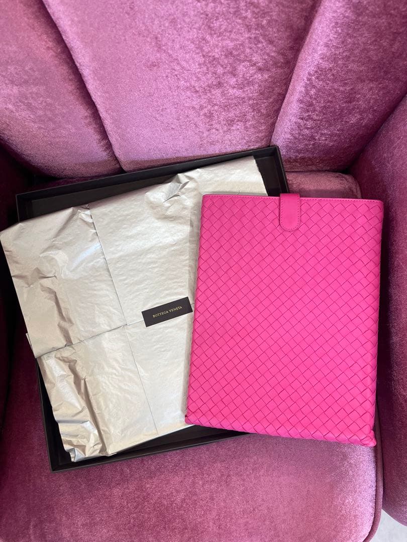 新品同様★BOTTEGAボッテガヴェネタ★イントレチャートレザーiPadケース