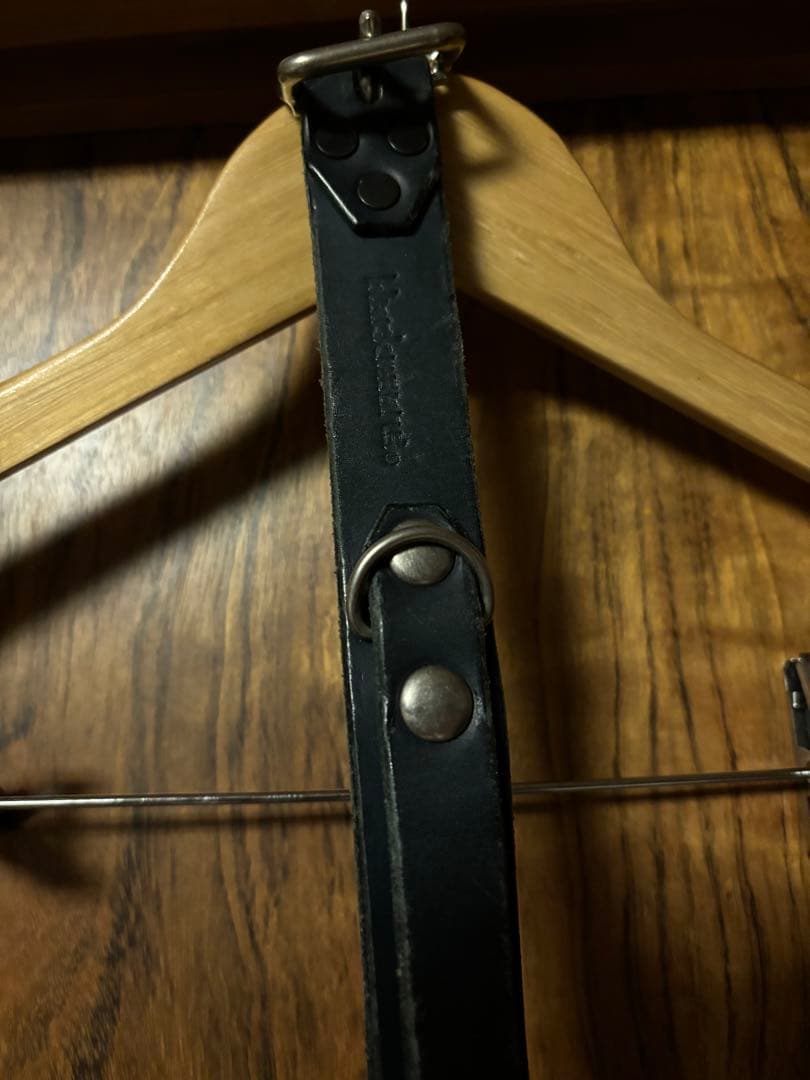 77ブラックミーンズ濃紺レザーベルト メタルボタン付き